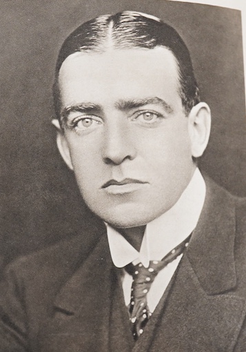 Shackleton, Ernest H. - The Heart of the Antarctic: being the story of the British Antarctic Expedition 1907-1909 ... vol.1 only (of 2), first edition. photogravure portrait, 6 coloured plates (with captioned guards), d-
